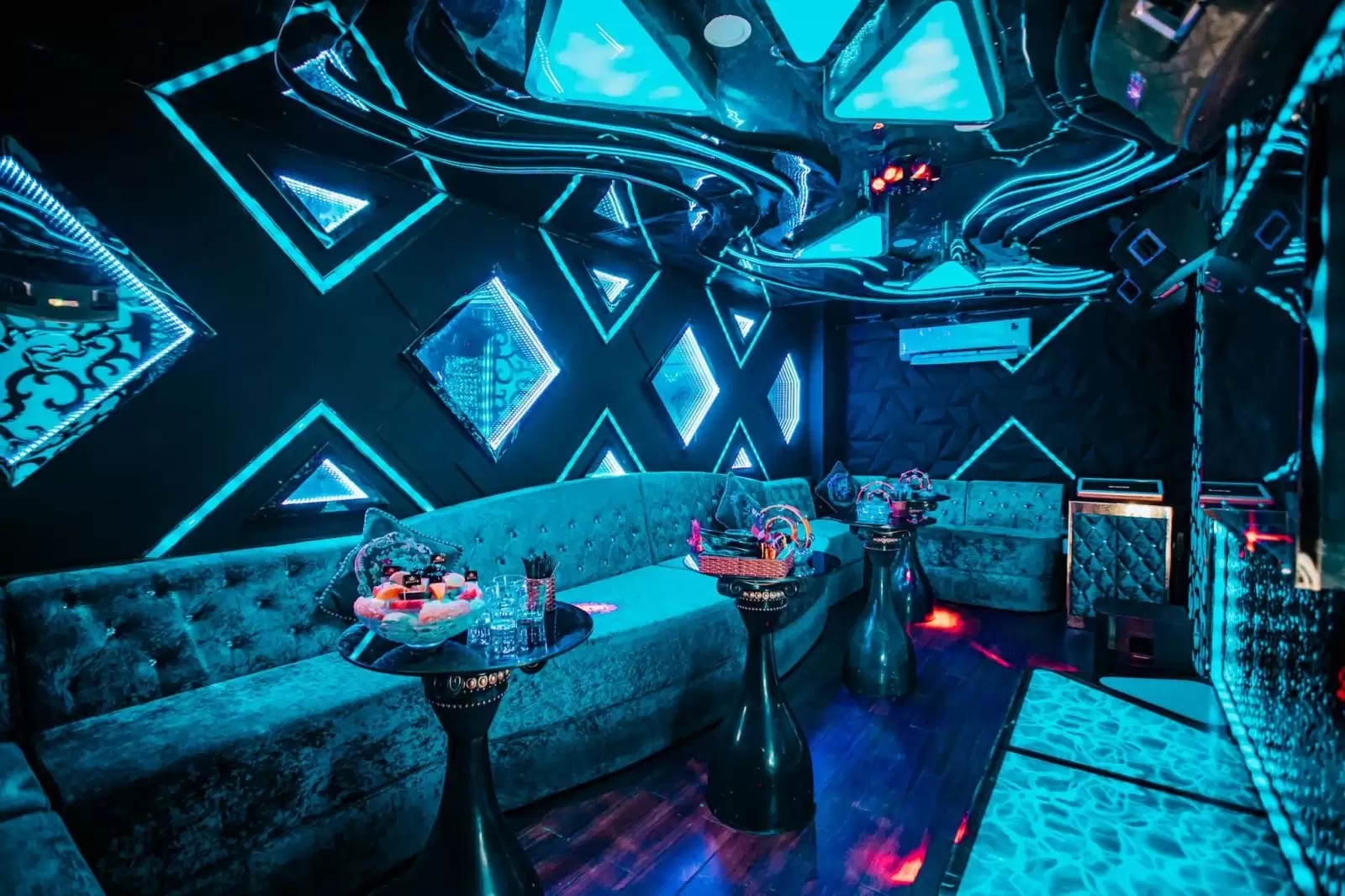 Karaoke giải trí Tây Sơn — Thượng Hải KTV | 299 Tây Sơn, Đống Đa